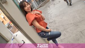 剛毛マ●コ！手マンで潮吹き！淫らな腰振りに合わせて痙攣中イキ！