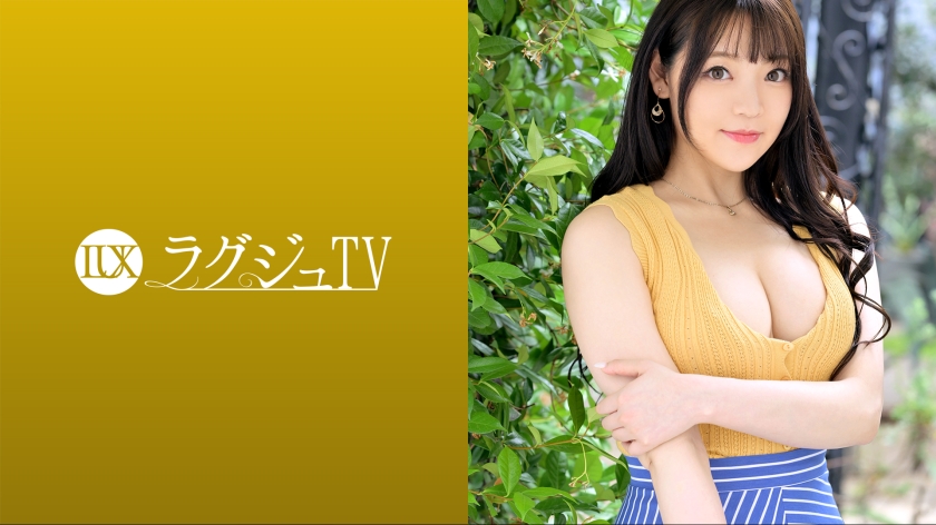 美しく剥がされた白肌の誘い人も、人に見せることに由来する快感を覚える…！