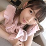 甘美に溺れる愛液が滴り落ちる絶頂に導かれる、20歳のグラビアアイドルの純白な肌を貪り尽くす激しいピストン